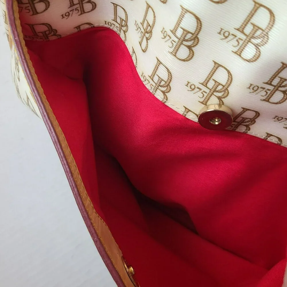 Dooney and Bourke Hobo Bag Collins East West 1975 Signature Ivory Brown *READ* - Picture 4 of 16